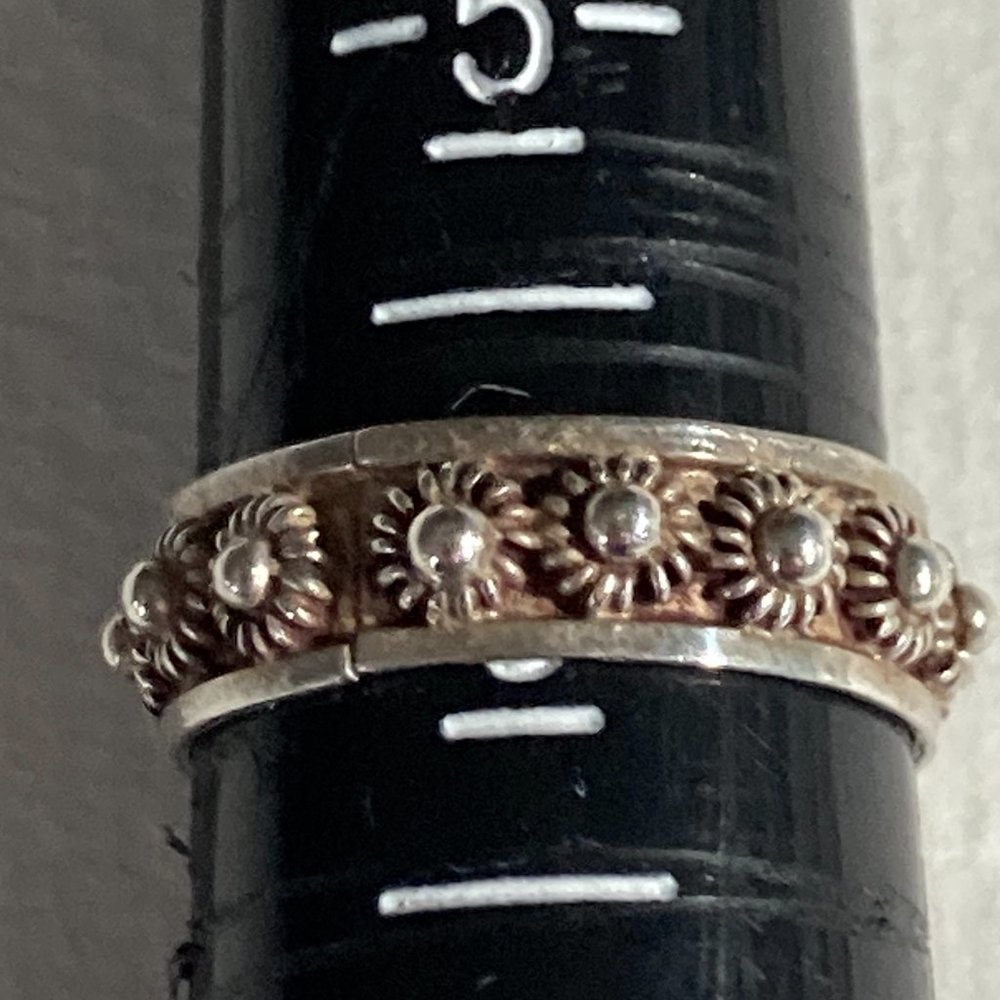 Vintage OPD band of "suns" on sterling silver ring, with gold rays